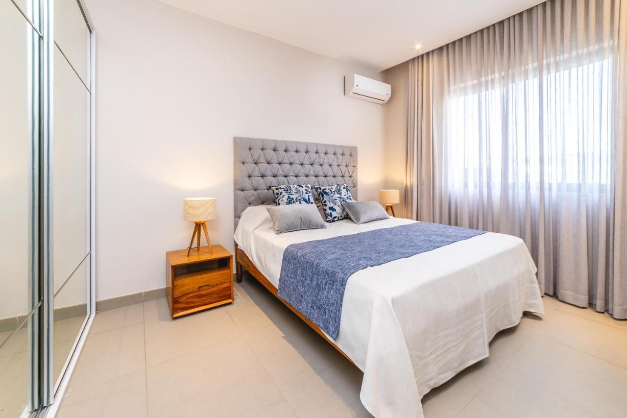 Penthouse 13 - One Bay Residence With Private Rooftop Terrace And Dip In Pool Pereybere Beach Εξωτερικό φωτογραφία