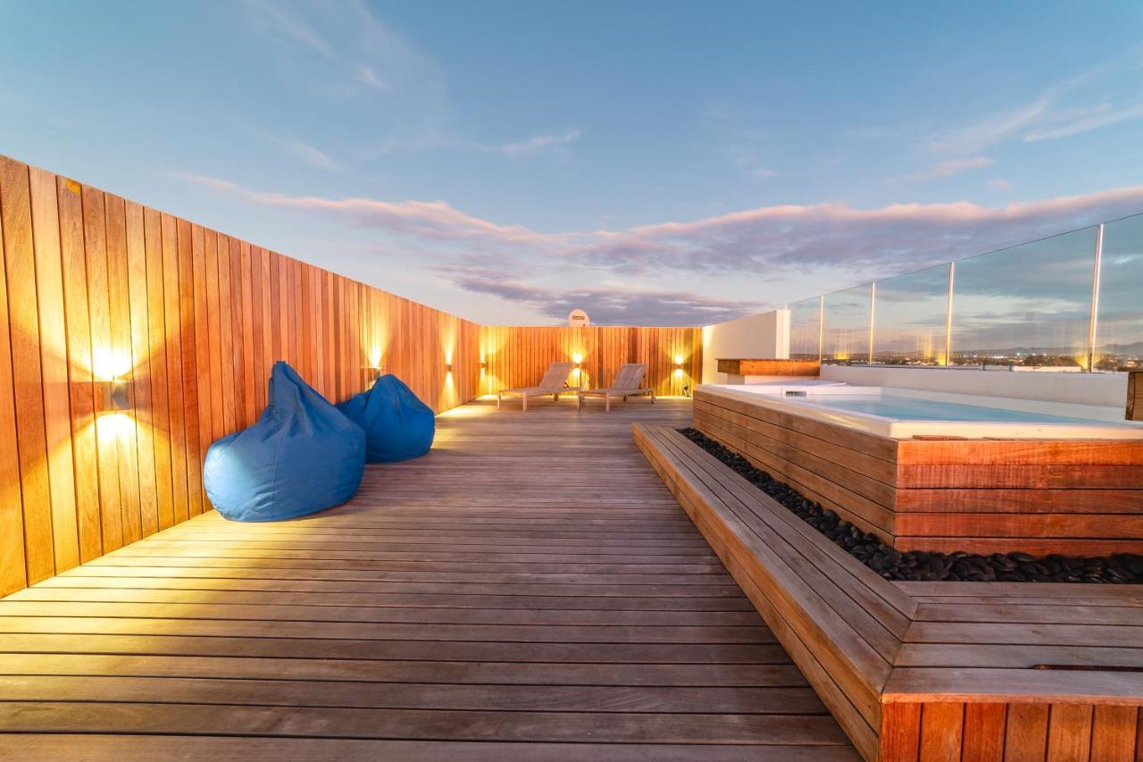 Penthouse 13 - One Bay Residence With Private Rooftop Terrace And Dip In Pool Pereybere Beach Εξωτερικό φωτογραφία