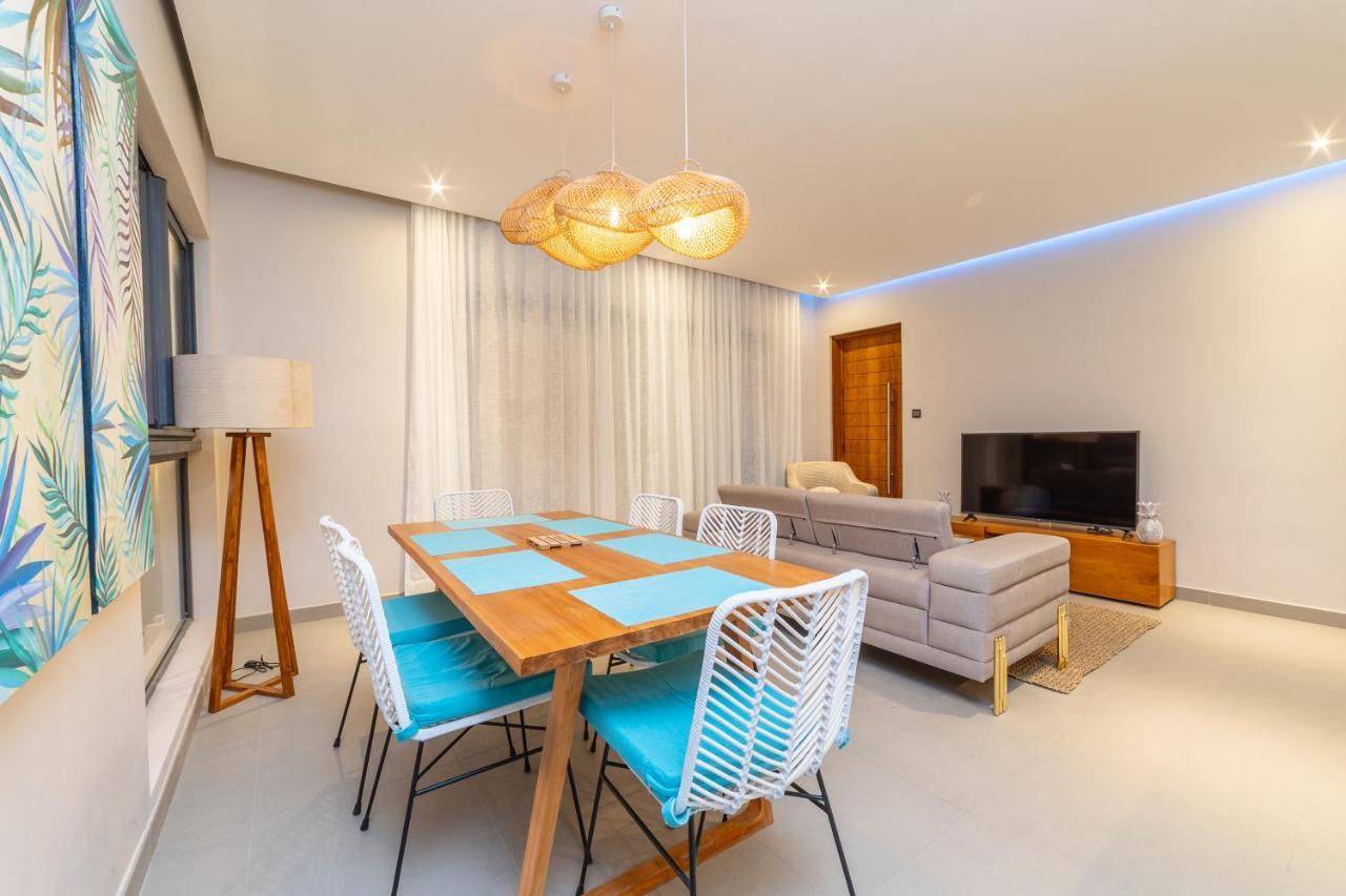 Penthouse 13 - One Bay Residence With Private Rooftop Terrace And Dip In Pool Pereybere Beach Εξωτερικό φωτογραφία