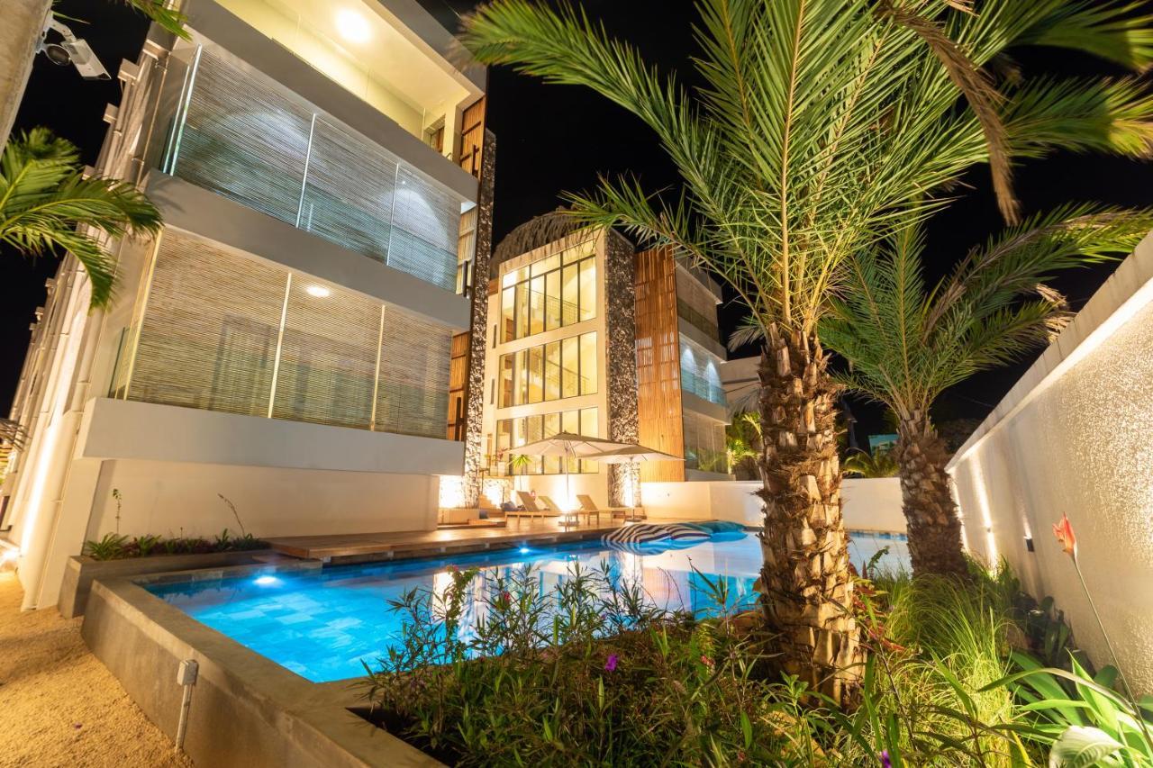 Penthouse 13 - One Bay Residence With Private Rooftop Terrace And Dip In Pool Pereybere Beach Εξωτερικό φωτογραφία