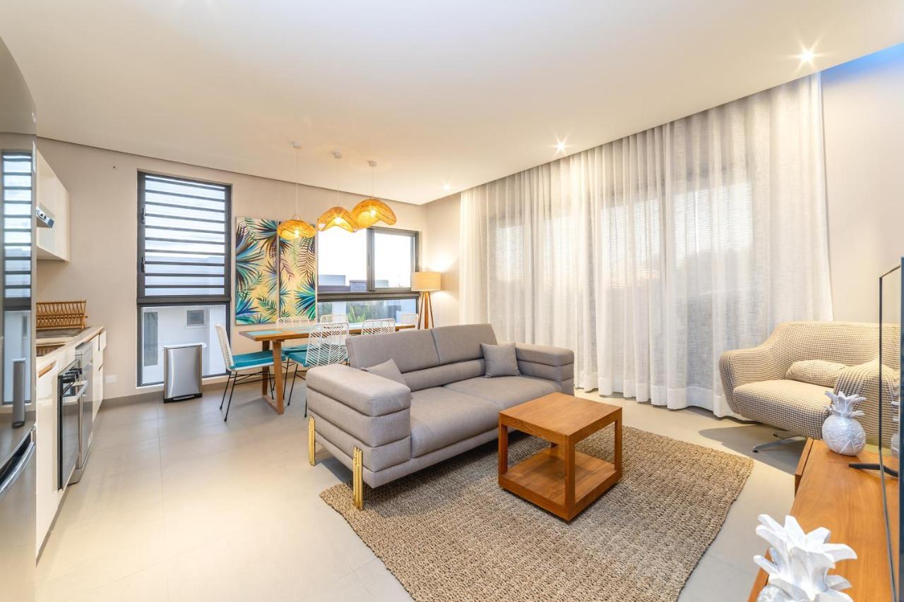 Penthouse 13 - One Bay Residence With Private Rooftop Terrace And Dip In Pool Pereybere Beach Εξωτερικό φωτογραφία